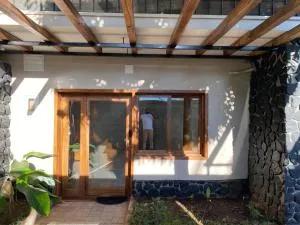 Shamwari’s Guest - Rowa