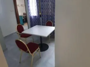 Grand studio à 100 m de la plage - Yof