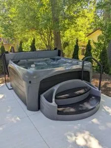 Hot Tub Beach Retreat in Grand Bend - Parkhill