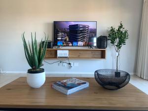 8 Whale Rock Gardens in Secure Development with great views, back up power & swimming pool