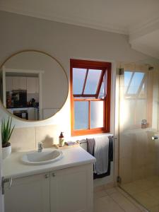 8 Whale Rock Gardens in Secure Development with great views, back up power & swimming pool