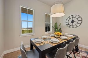 NEW! Elegant Home near TPC Golf Course & Trails