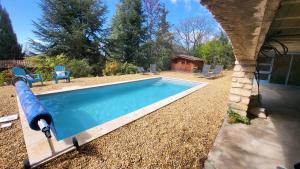 Maison avec piscine chauffée, centre village