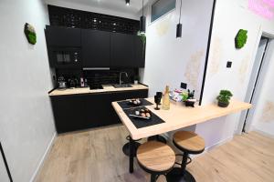 DUCA DEGLI ABRUZZI Modern House LUXURY RELAX - VICINO AEROPORTO - CHECK IN H24