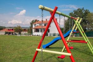 Wohnung in Šajini mit Garten, Grill und gemeinsamem Pool