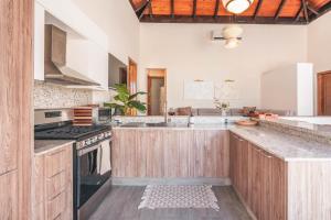 Tropical villa with picuzzi at Green Village BCA