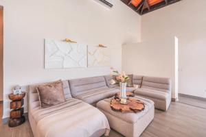 Tropical villa with picuzzi at Green Village BCA