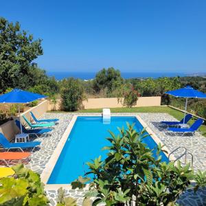Villa Farangi freistehend mit Pool und herrlichem Blick auf die Hügel und das Mittelmeer