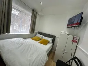 Cosy Smart/Small Double Room in Keedonwood Road Bromley - 布罗姆利