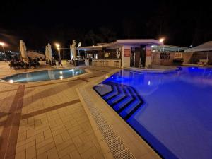 Ferienwohnung mit Balkon und Terrasse in Strandnähe