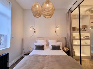 Grande Maison Bourgeoise avec Cour Privative, 5 Chambres, WiFi, Proche Commerces et Nature - FR-1-510-186