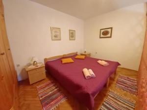 Wohnung in Pješčana Uvala mit Garten und Terrasse 