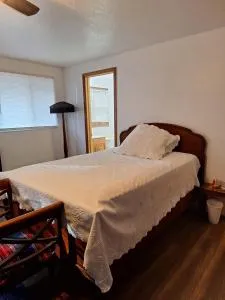 Miss Sandra's By The Lake - Au Sable