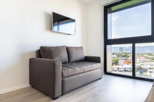 Brand new 1 bed loft with spectacular city view