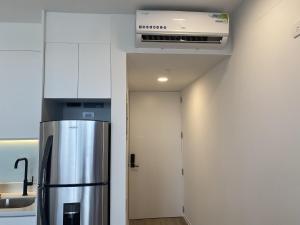 Brand new 1 bed loft with spectacular city view