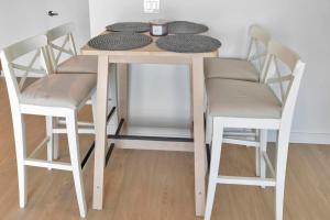 3 Lux large apartment heart of SM