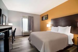 Queen Room - Disability Access room in Quality Inn Columbia