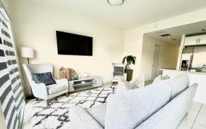 Modern Townhouse with terrace!