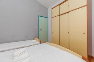 Apartments by the sea Podaca, Makarska - 13189