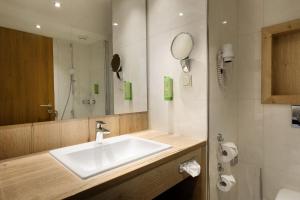 Premium Queen Room room in Holiday Inn Nürnberg City Centre an IHG Hotel