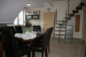 Wohnung in Rowy mit Grill, Terrasse, Parkplatz und Garten