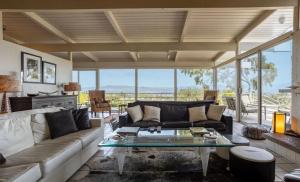 N. Bel Air GATED HOME, POOL, SPA, AMAZING VIEWS-