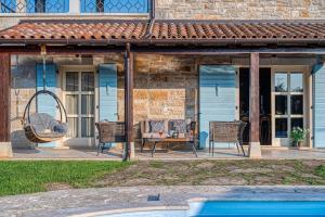 Ferienhaus mit Privatpool für 8 Personen und 2 Kinder in Rapavel, Istrien