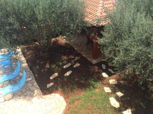 Komplette Villa mit zwei Appartements 