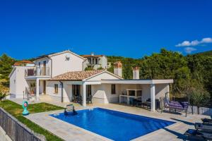 Brandneue Villa Vanda mit privatem Pool