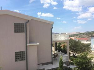 Strandnahe Ferienwohnung mit Gemeinschaftspool 