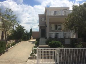 Strandnahe Ferienwohnung mit Gemeinschaftspool