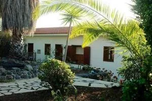 Ferienhaus Casa La Palma mit Terrasse und Garten - Dos Pinos