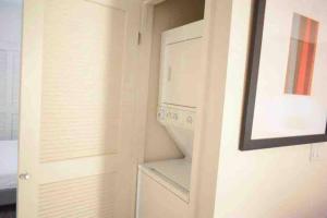 Marina Perfect 1 bd,pool,parking,center