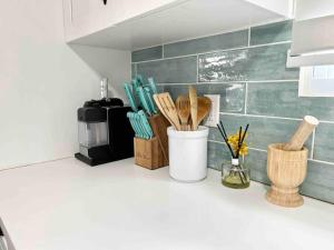 Marina Perfect 1 bd,pool,parking,center