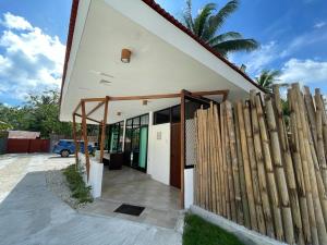 Fins Pacific Coray Bay by Hiverooms