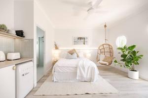 obrázek - Coastal Luxe Suite with Pool ~ Walk to Noosa River