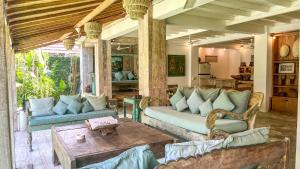 Villa Nak - Charming 4BR Family-Friendly Villa, Walking Distance to Seminyak Beach