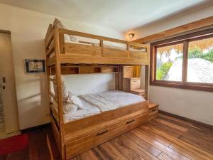 Villa Nak - Charming 4BR Family-Friendly Villa, Walking Distance to Seminyak Beach