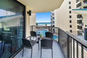 Spring Special! Renovated Resort Condo - on the Beach!