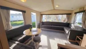 Cosy holiday home stay - Great Clacton