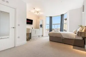 Coastal Abode Apartment #1 with Seaview at Bowles Aparthotel by Yoko Property - 雷德卡