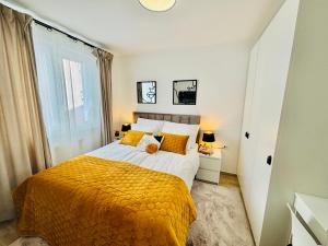 Modern spot 4 city retreat