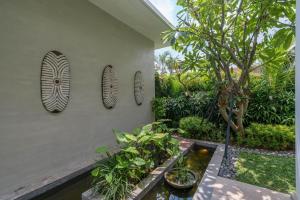 Villa Vida Mira - Elegant 4BR Beachside Villa in Canggu