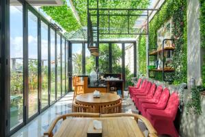 TwoSpaces Living at deRos Resort & Cafe, Bogor