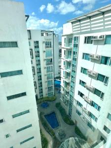 Comfy Studio UnitM @OneMadison35