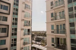 Comfy Studio UnitM @OneMadison35