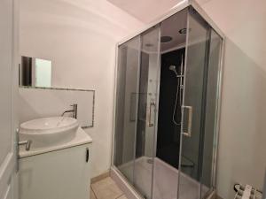 Maisons de vacances Holiday Home in Moelan near Kerfany Beach : photos des chambres