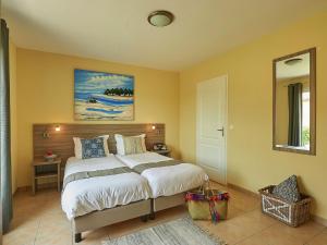 Luxe villa in Les Forges with BBQ Garden