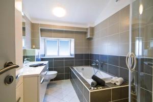 Terraced House in Vidauban with Water Slides