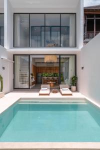 Finity B - Brand New Romantic 1BR Villa with Pool in Canggu